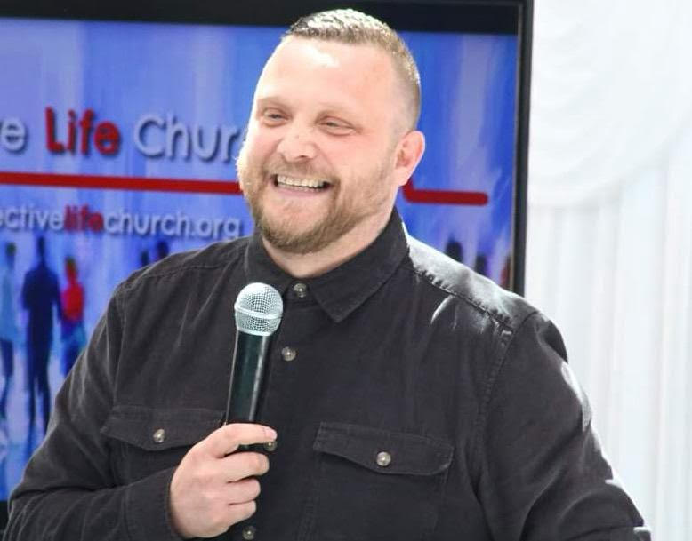 Pastor Ricky Turner When Jesus Finds You in the Middle: Pastor Rickyβs Journey of Redemption